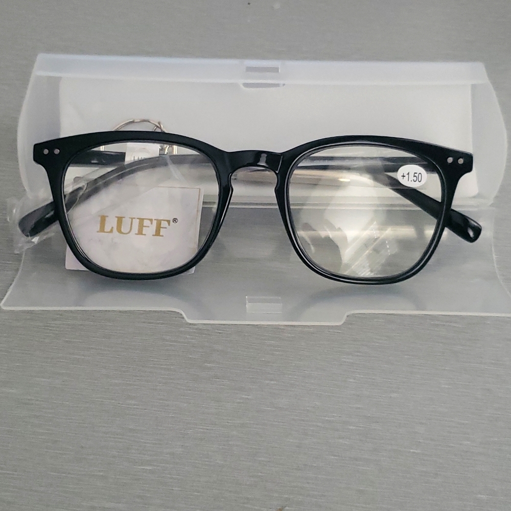 Black frame reading glasses